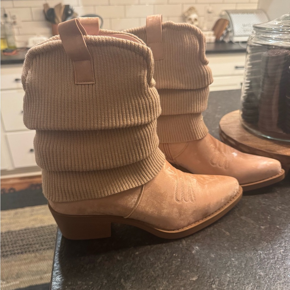 Pink blush Slouchy Knit Ankle Boots cowboy boots new size 10 suede